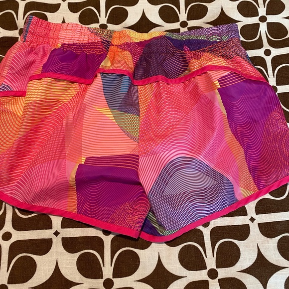 Pink multi colored danskin now running shorts. Size large 12/14. EUC - Picture 2 of 5